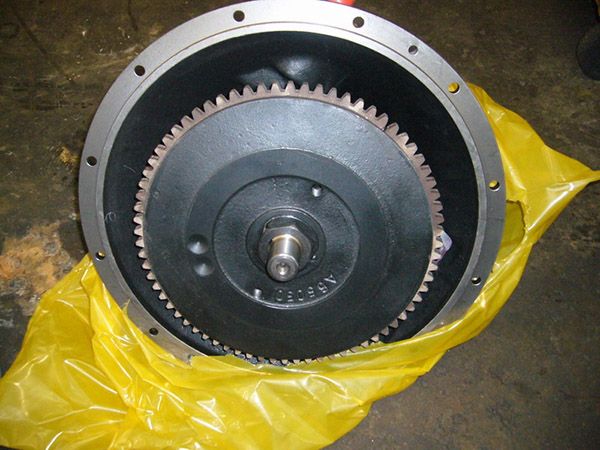 點(diǎn)擊查看詳細(xì)信息<br>標(biāo)題：PTO 取力器 閱讀次數(shù)：7680